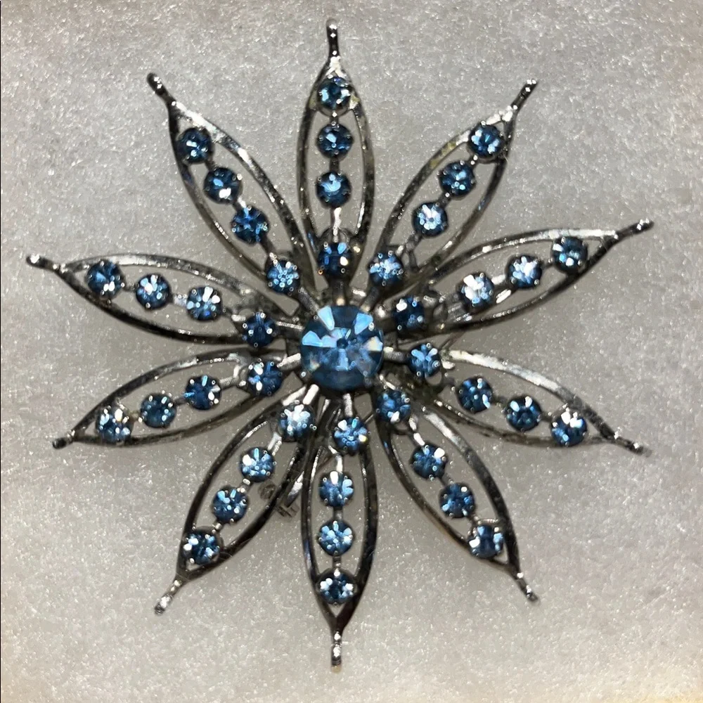 Vintage Blue Rhinestone Starburst Snowflake Brooch Silver Tone Floral Pin 4”